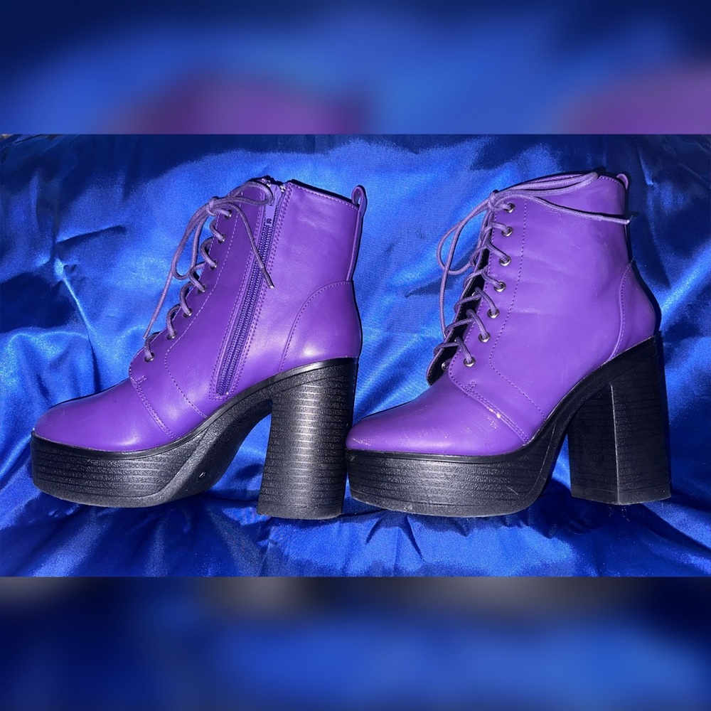 Preloved Purple Platform Boots